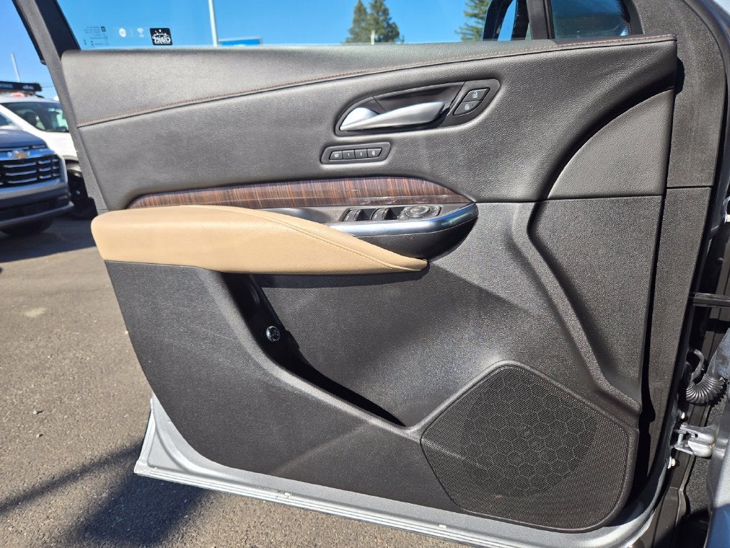 2025 Cadillac XT4 Premium Luxury