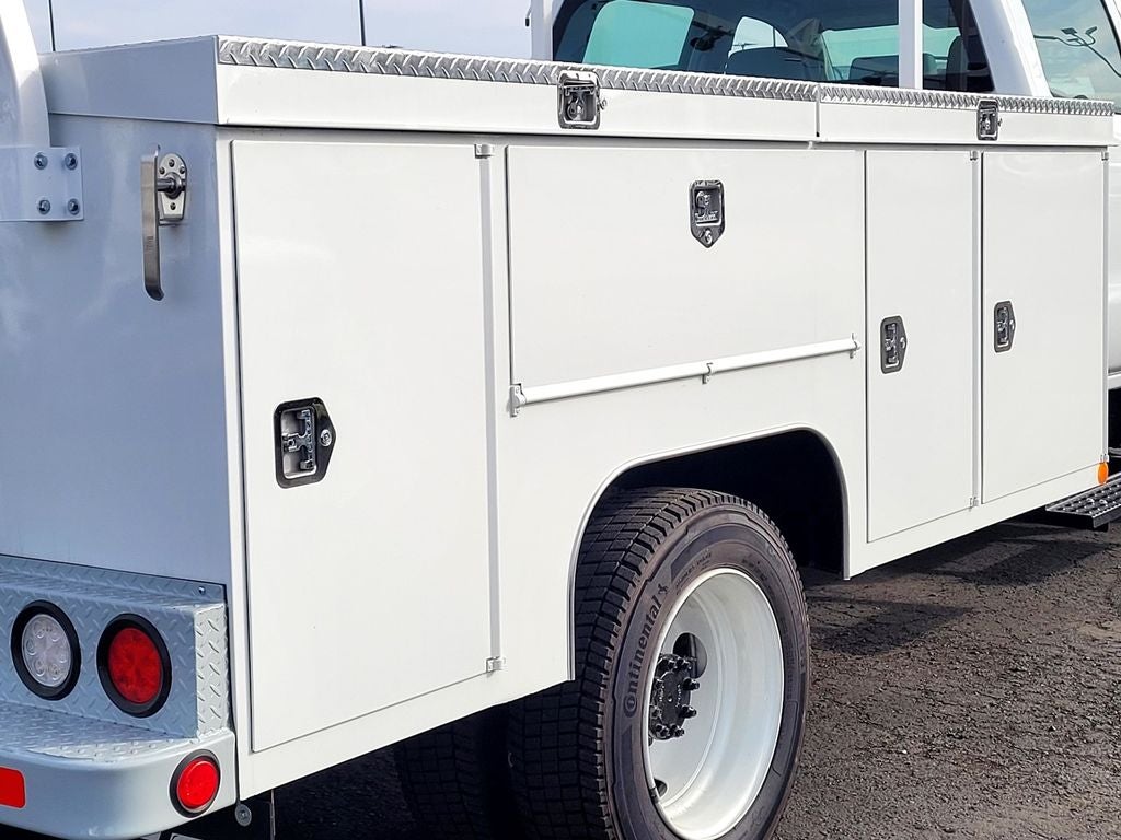 2023 Chevrolet Silverado 5500HD Work Truck