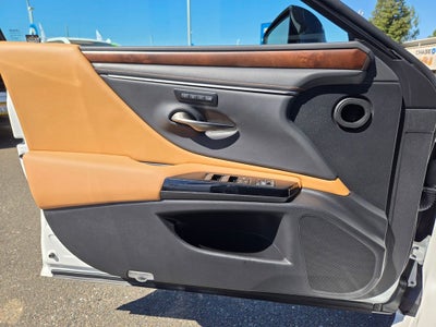 2025 Lexus ES 350