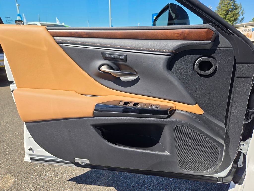 2025 Lexus ES 350