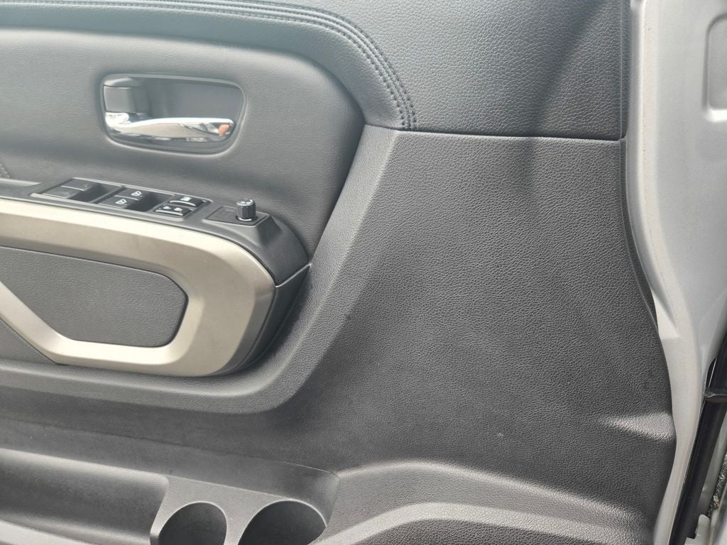 2015 Nissan Armada SV