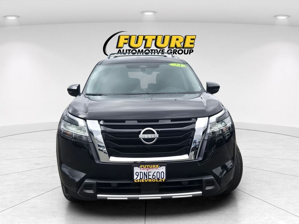 2023 Nissan Pathfinder SL