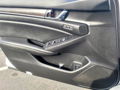 2020 Honda Accord Touring 2.0T W/ Navigation and Moonroof