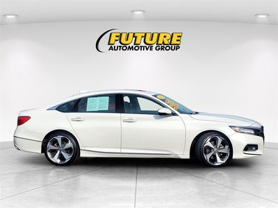 2020 Honda Accord Touring 2.0T W/ Navigation and Moonroof