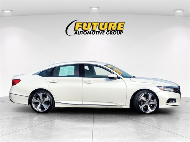 2020 Honda Accord Touring 2.0T W/ Navigation and Moonroof