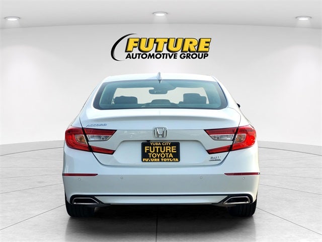 2020 Honda Accord Touring 2.0T W/ Navigation and Moonroof