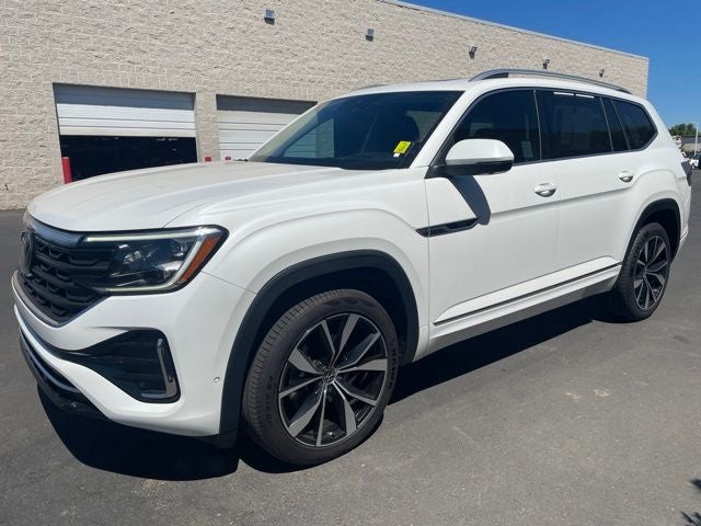 2024 Volkswagen Atlas 2.0T SEL Premium R-Line AWD W/ Panoramic Moonroof