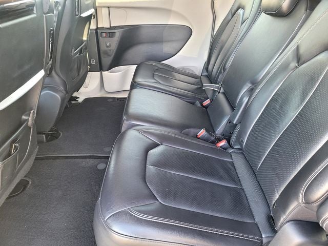 2022 Chrysler Pacifica Touring L W/ Navigation and Theater Pkg.