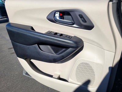 2022 Chrysler Pacifica Touring L W/ Navigation and Theater Pkg.