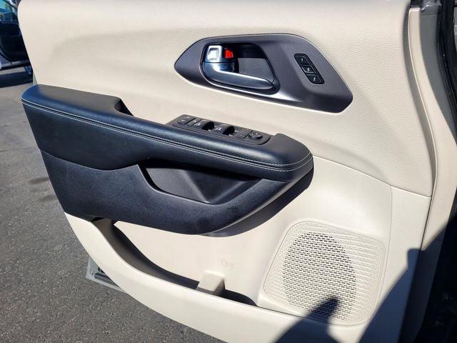 2022 Chrysler Pacifica Touring L W/ Navigation and Theater Pkg.