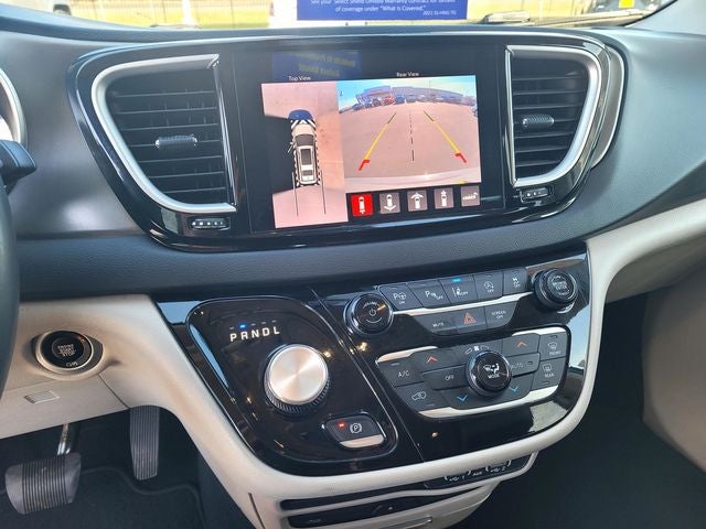 2022 Chrysler Pacifica Touring L W/ Navigation and Theater Pkg.