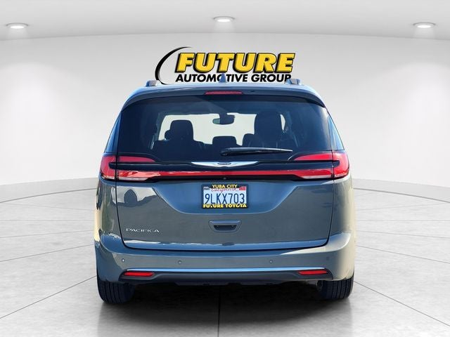 2022 Chrysler Pacifica Touring L W/ Navigation and Theater Pkg.