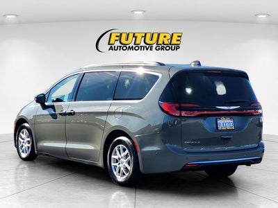 2022 Chrysler Pacifica Touring L W/ Navigation and Theater Pkg.
