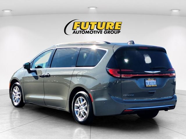 2022 Chrysler Pacifica Touring L W/ Navigation and Theater Pkg.