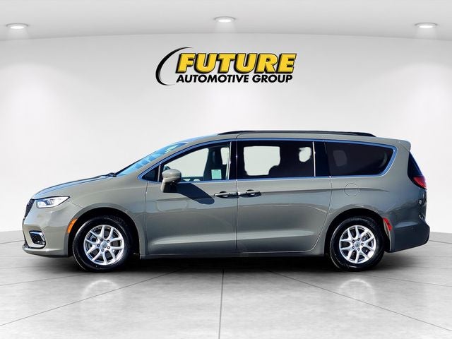 2022 Chrysler Pacifica Touring L W/ Navigation and Theater Pkg.