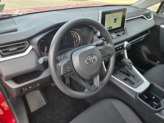 2025 Toyota RAV4 LE 8 Passenger