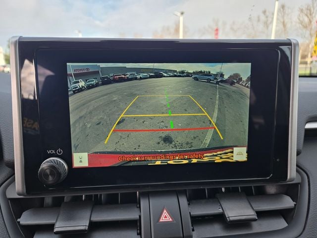 2025 Toyota RAV4 LE 8 Passenger