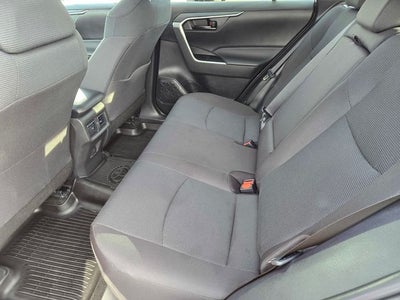2025 Toyota RAV4 LE 8 Passenger