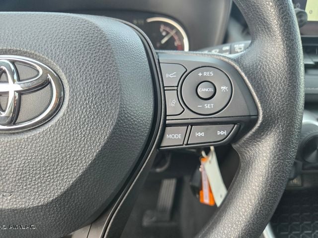 2025 Toyota RAV4 LE 8 Passenger