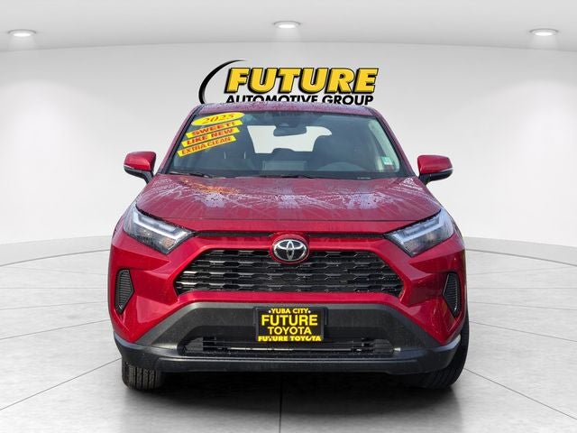 2025 Toyota RAV4 LE 8 Passenger