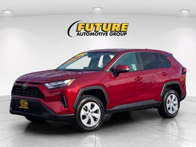 2025 Toyota RAV4 LE 8 Passenger