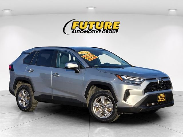 2025 Toyota RAV4 XLE FWD