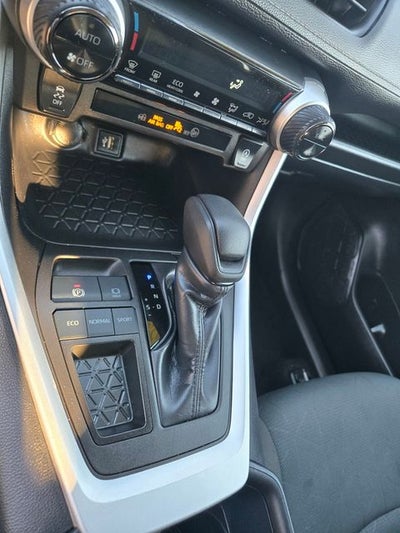 2025 Toyota RAV4 XLE FWD