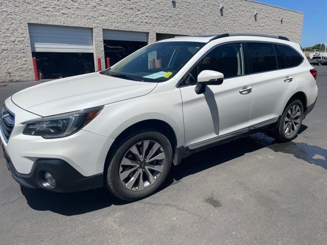 2018 Subaru Outback 3.6R Touring AWD W/ Navigation