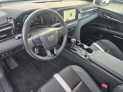 2025 Toyota Camry SE Hybrid