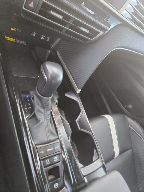 2025 Toyota Camry SE Hybrid