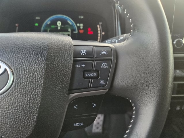 2025 Toyota Camry SE Hybrid