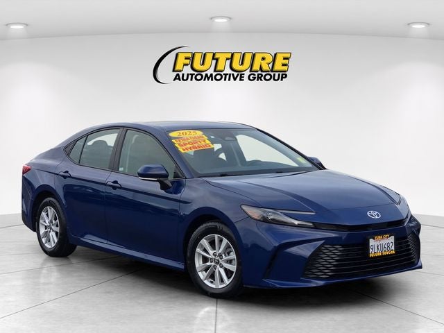 2025 Toyota Camry LE Hybrid