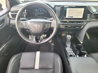 2025 Toyota Camry SE Hybrid