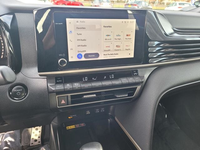 2025 Toyota Camry SE Hybrid