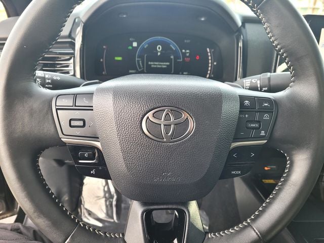 2025 Toyota Camry SE Hybrid