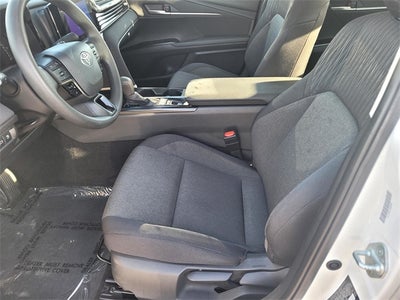 2025 Toyota Camry LE Hybrid Sedan