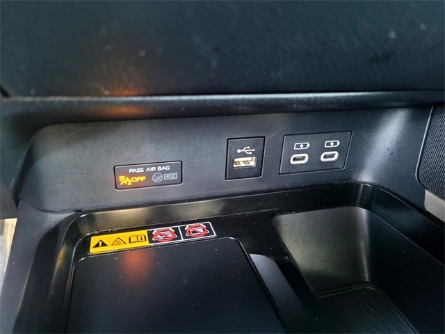 2025 Toyota Camry LE Hybrid Sedan