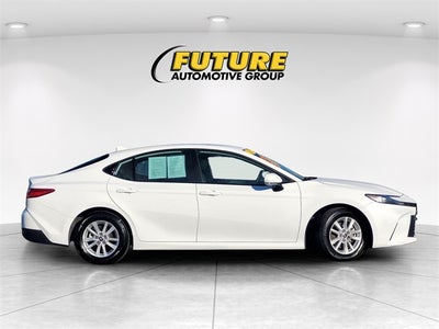 2025 Toyota Camry LE Hybrid Sedan