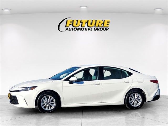 2025 Toyota Camry LE Hybrid Sedan