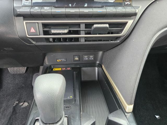 2025 Toyota Camry LE Hybrid