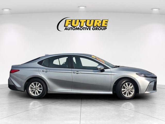 2025 Toyota Camry LE Hybrid
