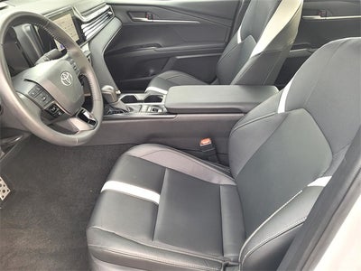 2025 Toyota Camry SE Hybrid