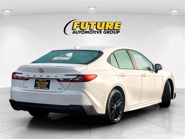 2025 Toyota Camry SE Hybrid