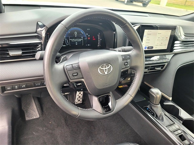 2025 Toyota Camry SE Hybrid