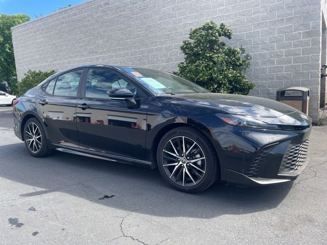 2025 Toyota Camry SE Sedan