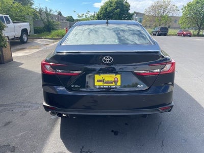 2025 Toyota Camry SE Sedan