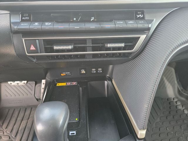 2025 Toyota Camry SE Sedan