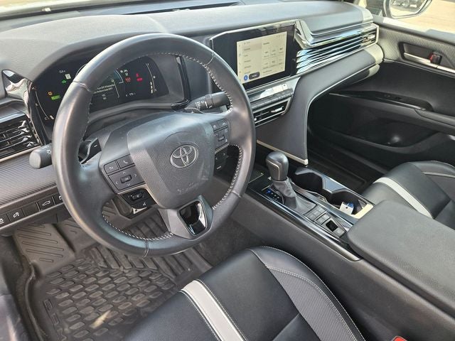 2025 Toyota Camry SE Sedan