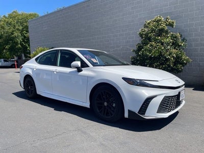 2025 Toyota Camry SE Sedan
