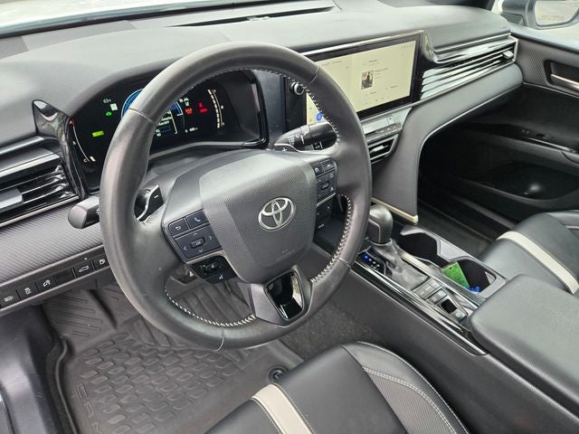 2025 Toyota Camry SE Sedan